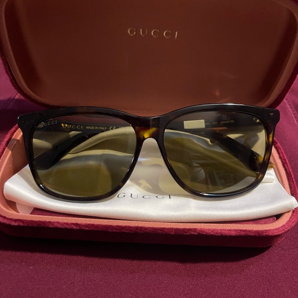 Original Gucci Sunglasses new never worn